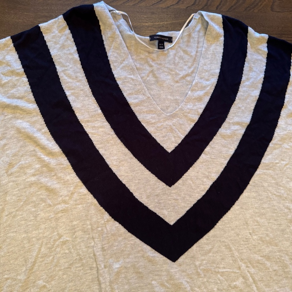 Tommy Hilfiger Light Gray Knit Top